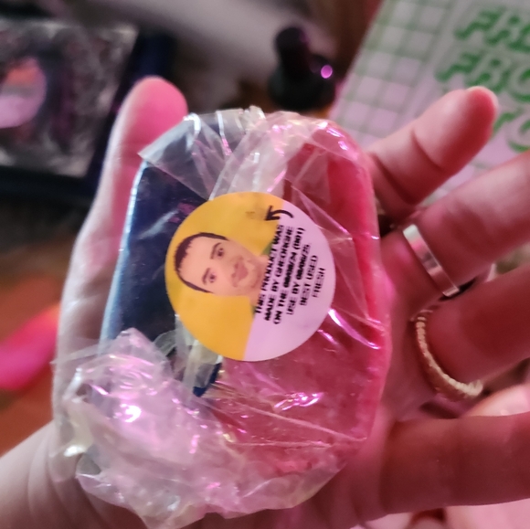 Assorted Lush Kitchen box items - Picture 9 of 10